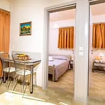 Apartament Takis