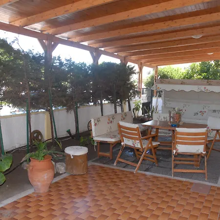 Apartament Takis