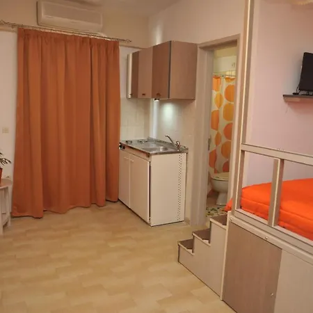 Takis Apartment *