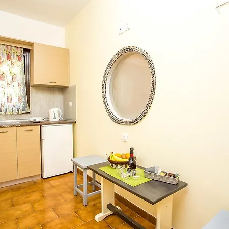 Takis Apartment