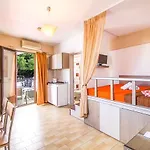 Takis Apartment *